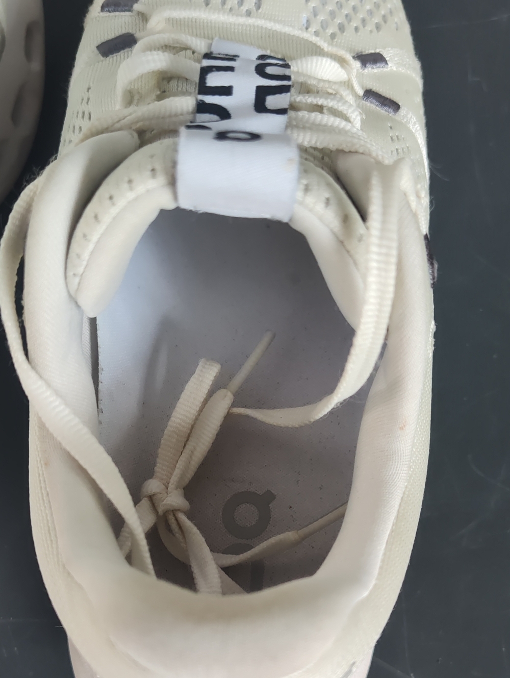 On Cloud Cloudsurfer 7 Women’s Size 8.5 White/Frost Running Sneakers - Picture 9 of 11